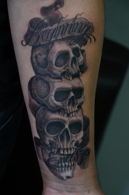 Tattoos - Stacked Skulls with banner - 95628